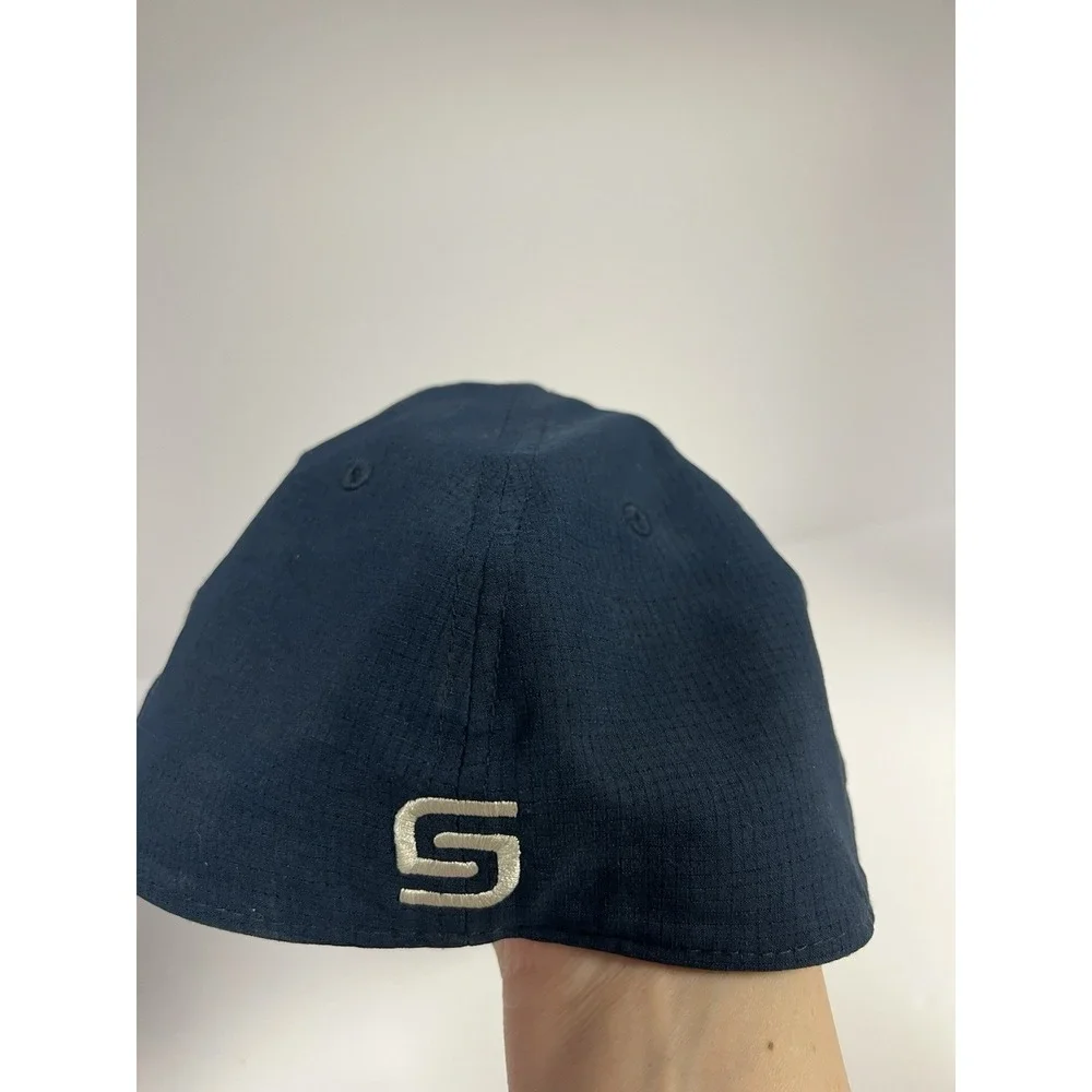 UNDER ARMOUR GOLF Cap Flex Fit Hat Breathable Size‎ MD/LG Navy White Logo